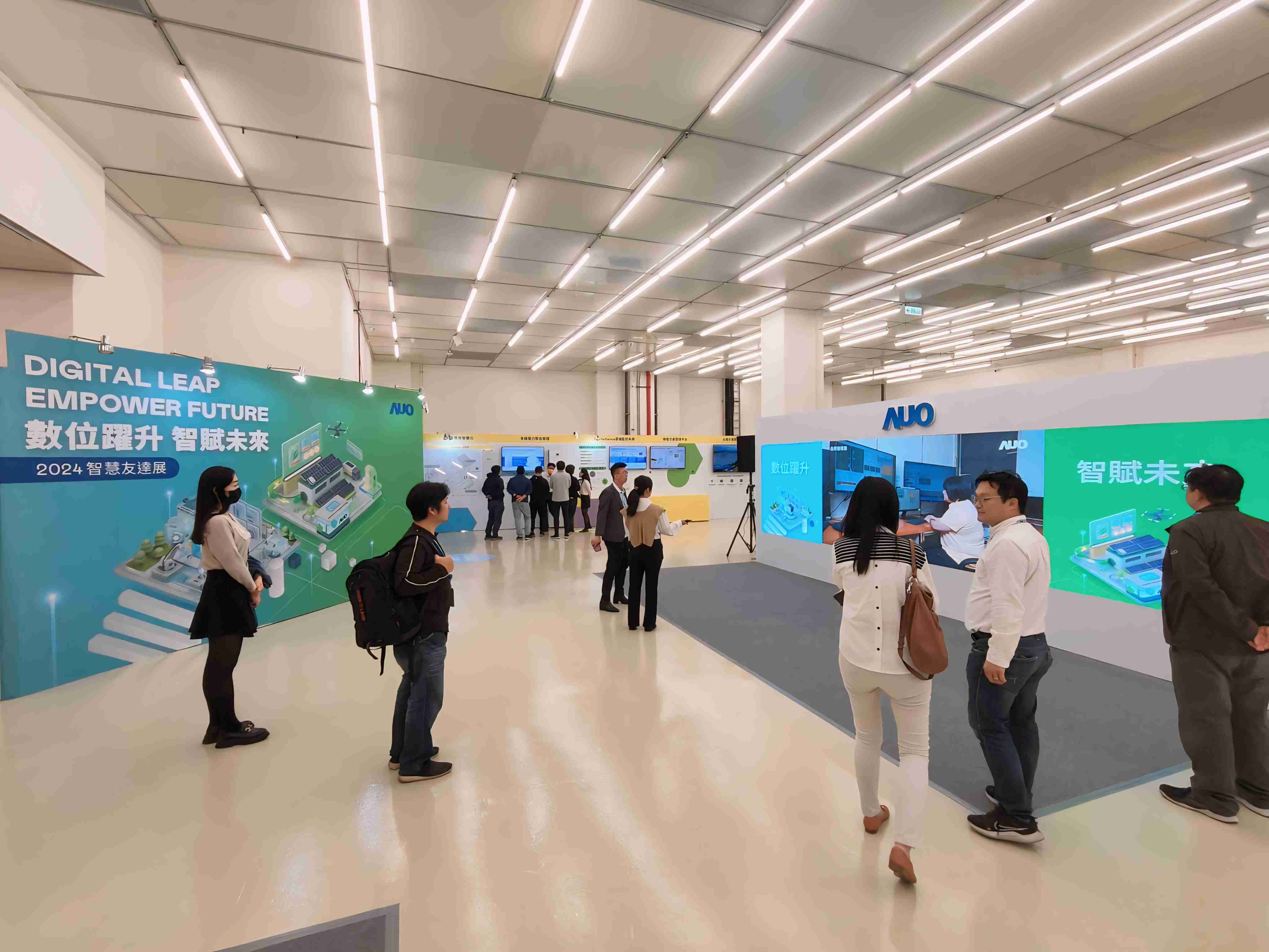 2024智能红龙扑克展邀集生态圈伙伴共同参展，，，从数字应用、、、、净零减碳到能源发展，，，，创造全方位永续商机，，携手生态圈伙伴迈向永续未来